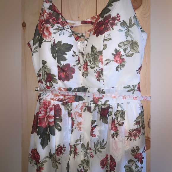 Floral dress/romper small - Picture 8 of 11